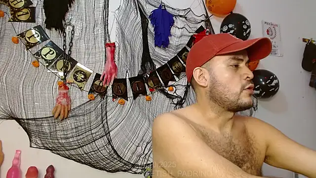 Snapshot of fetish_padrino chatting on October 14, 2025, 11:27 pm fetish padrino online show from October 14, 2025, 11:27 pm