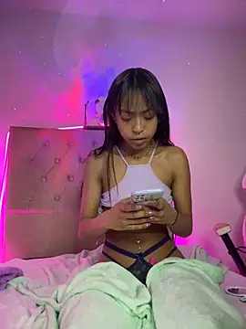 Snapshot of bonnie_18x chatting on January 9, 2025, 2:43 am bonnie 18x online show from January 9, 2025, 2:43 am