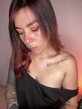 Snapshot of luccianagreyy chatting on February 7, 2025, 10:41 pm luccianagreyy online show from February 7, 2025, 10:41 pm