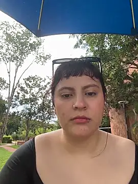 Snapshot of PoliBenett_ chatting on November 13, 2025, 7:24 pm PoliBenett online show from November 13, 2025, 7:24 pm