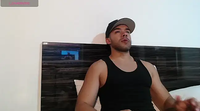 Snapshot of FaustoCock chatting on February 20, 2025, 8:58 pm FaustoCock online show from February 20, 2025, 8:58 pm