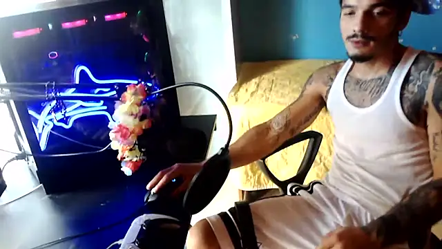 Snapshot of Badboyi1997 chatting on November 1, 2025, 10:50 am Badboyi1997 online show from November 1, 2025, 10:50 am