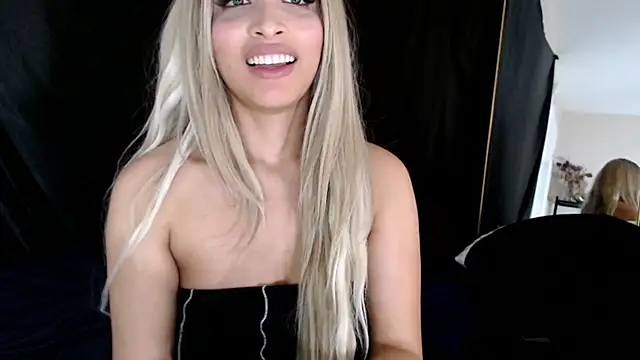 Snapshot of liadivina chatting on February 17, 2025, 3:20 pm liadivina online show from February 17, 2025, 3:20 pm