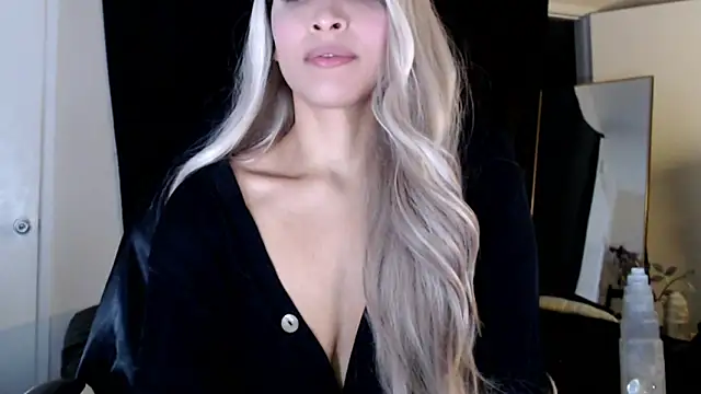 Snapshot of liadivina chatting on March 5, 2025, 7:05 am liadivina online show from March 5, 2025, 7:05 am