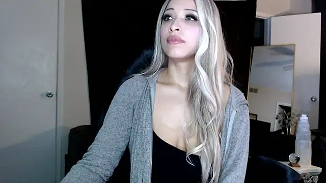 Snapshot of liadivina chatting on March 12, 2025, 7:46 am liadivina online show from March 12, 2025, 7:46 am