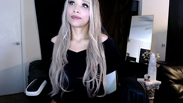 Snapshot of liadivina chatting on March 14, 2025, 6:32 am liadivina online show from March 14, 2025, 6:32 am