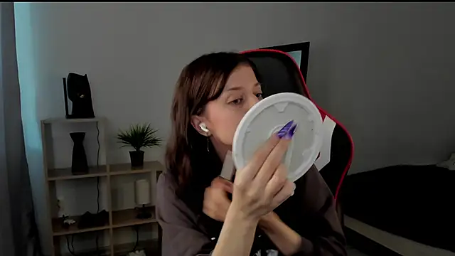 Este Glen online show from February 9, 2025, 11:25 am