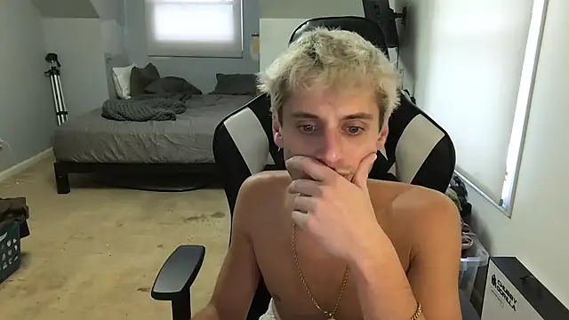 Snapshot of Dylansd chatting on February 9, 2025, 7:52 pm Dylansd online show from February 9, 2025, 7:52 pm