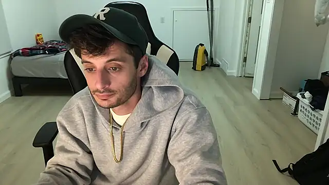 Snapshot of Dylansd chatting on November 9, 2025, 12:09 am Dylansd online show from November 9, 2025, 12:09 am