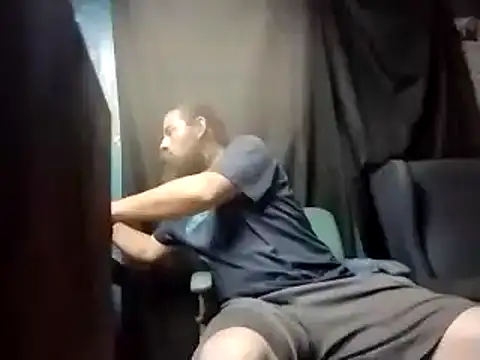 Snapshot of linksjack1010 chatting on March 8, 2025, 9:06 am linksjack1010 online show from March 8, 2025, 9:06 am