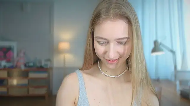 Snapshot of solar_bella chatting on March 15, 2025, 7:42 am solar bella online show from March 15, 2025, 7:42 am