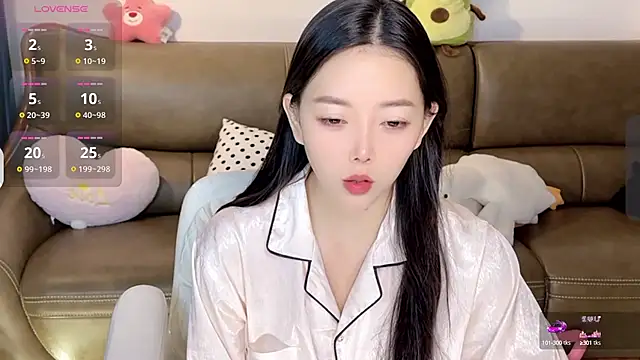 Yilin1999 online show from January 15, 2025, 9:51 pm