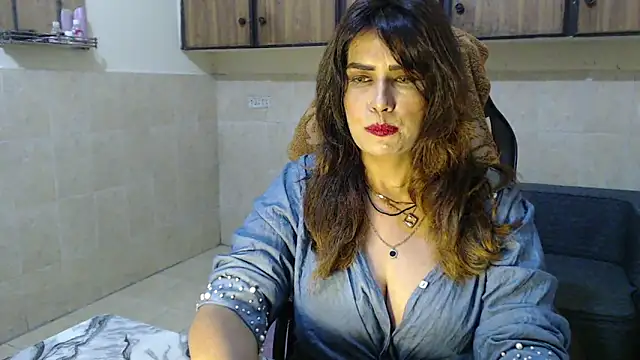 Snapshot of pareeti chatting on February 20, 2026, 5:57 pm pareeti online show from February 20, 2026, 5:57 pm