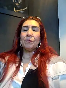 Perla Franco online show from November 24, 2025, 5:07 am