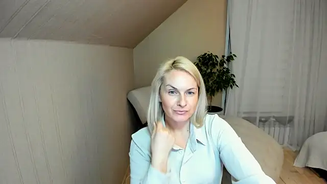 Snapshot of Alicee_Gracee chatting on January 14, 2025, 7:21 pm Alicee Gracee online show from January 14, 2025, 7:21 pm