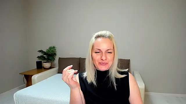 Snapshot of Alicee_Gracee chatting on January 29, 2025, 7:00 pm Alicee Gracee online show from January 29, 2025, 7:00 pm