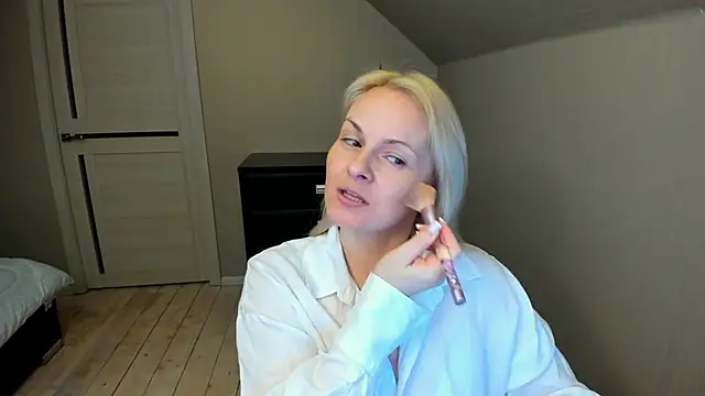 Snapshot of Alicee_Gracee chatting on February 15, 2025, 7:28 pm Alicee Gracee online show from February 15, 2025, 7:28 pm