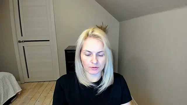 Snapshot of Alicee_Gracee chatting on February 27, 2025, 6:53 pm Alicee Gracee online show from February 27, 2025, 6:53 pm