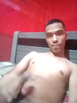 Snapshot of JuggedRegrets chatting on February 5, 2026, 1:32 am JuggedRegrets online show from February 5, 2026, 1:32 am