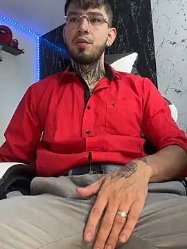 Snapshot of Anthony-Martin chatting on October 20, 2025, 12:16 pm Anthony-Martin online show from October 20, 2025, 12:16 pm