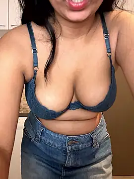 Snapshot of ScarletAss chatting on January 14, 2026, 5:29 pm ScarletAss online show from January 14, 2026, 5:29 pm