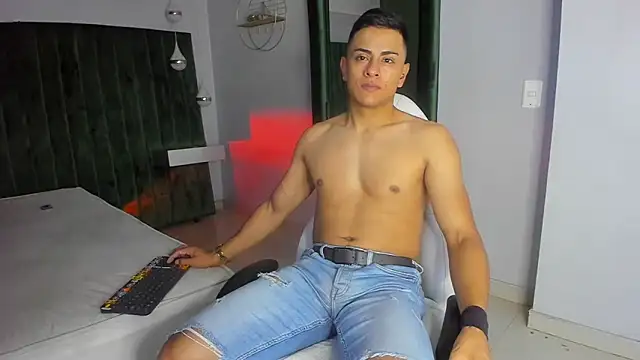 Lucii fer  online show from November 13, 2025, 11:53 am