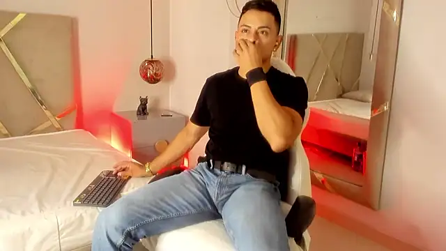 Lucii fer  online show from November 15, 2025, 11:40 am