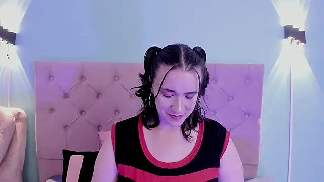 kyoakane online show from December 17, 2024, 2:55 am