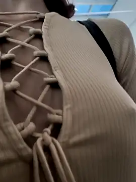 beaverwoman online show from December 25, 2024, 2:02 pm