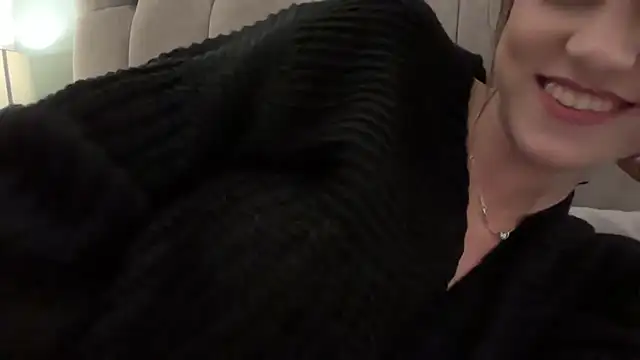 Snapshot of LustfulLuna_ chatting on December 2, 2024, 4:31 pm LustfulLuna online show from December 2, 2024, 4:31 pm