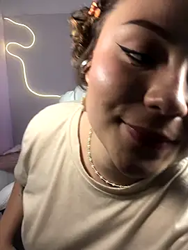 Snapshot of karlahush chatting on October 17, 2025, 10:23 pm karlahush online show from October 17, 2025, 10:23 pm