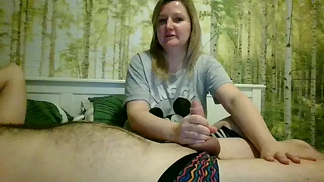 Snapshot of CoupleKitty chatting on February 13, 2025, 10:00 pm CoupleKitty online show from February 13, 2025, 10:00 pm