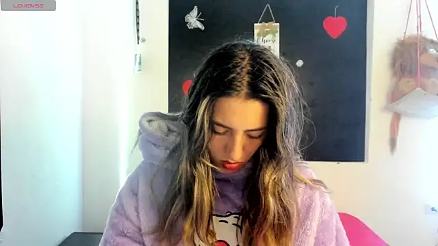 Snapshot of queen-natty chatting on January 14, 2025, 6:24 am queen-natty online show from January 14, 2025, 6:24 am