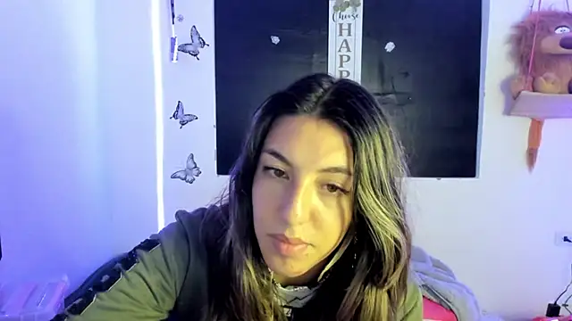 Snapshot of queen-natty chatting on February 4, 2025, 4:05 am queen-natty online show from February 4, 2025, 4:05 am