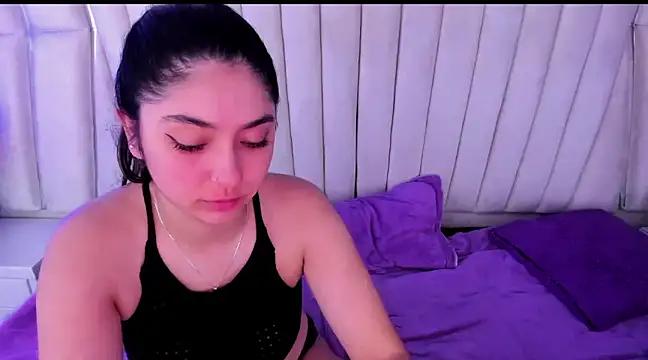 Snapshot of Lucy_Anall_ chatting on December 10, 2024, 12:50 am Lucy Anall online show from December 10, 2024, 12:50 am