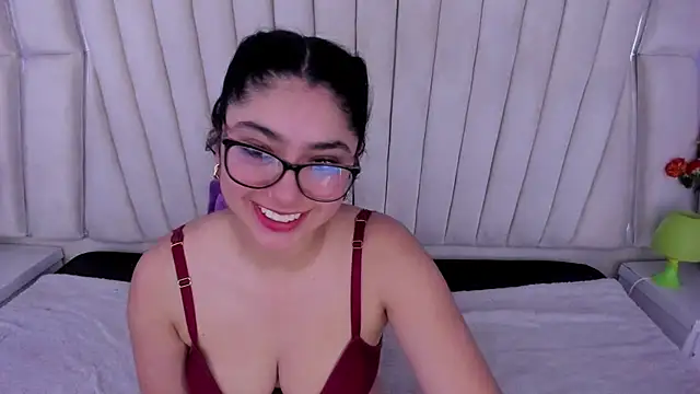 Snapshot of Lucy_Anall_ chatting on December 20, 2024, 12:30 am Lucy Anall online show from December 20, 2024, 12:30 am