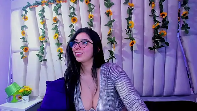 Snapshot of Lucy_Anall_ chatting on March 21, 2025, 11:56 pm Lucy Anall online show from March 21, 2025, 11:56 pm