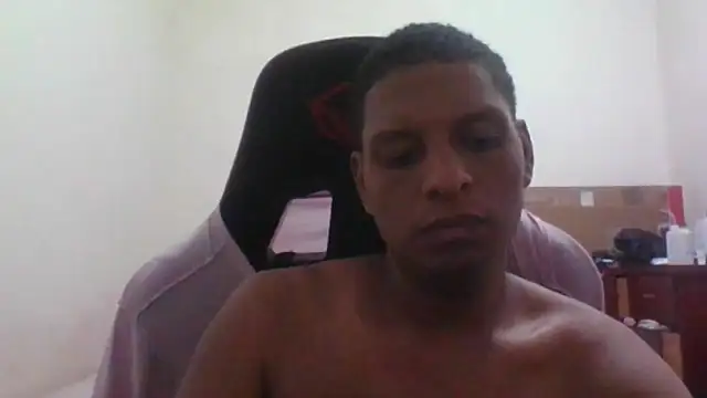 Daaniel593 online show from April 25, 2026, 10:18 pm