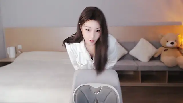 Lucky-baby online show from March 8, 2025, 1:36 pm