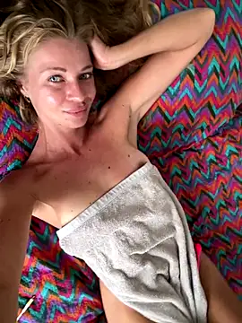 -OliWow- online show from December 18, 2025, 8:42 am