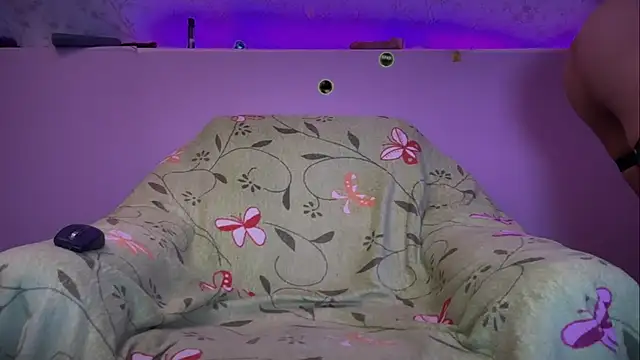 Kamila151 online show from November 21, 2025, 1:37 am