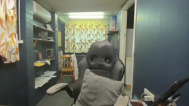 Snapshot of tilobinder chatting on March 6, 2026, 2:57 pm tilobinder online show from March 6, 2026, 2:57 pm