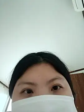 hello098712 online show from October 9, 2025, 2:48 pm