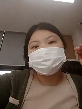 hello098712 online show from October 16, 2025, 3:18 am