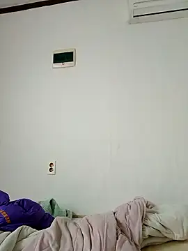 hello098712 online show from November 7, 2025, 9:31 am