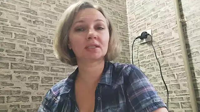 EdithManning online show from January 24, 2025, 8:55 am