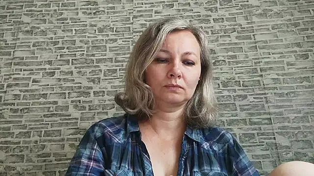 EdithManning online show from September 11, 2025, 5:07 am