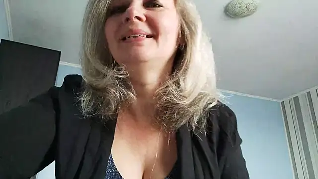 EdithManning online show from March 8, 2026, 6:39 am