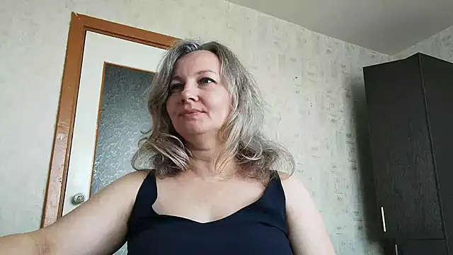 EdithManning online show from May 24, 2026, 6:29 am