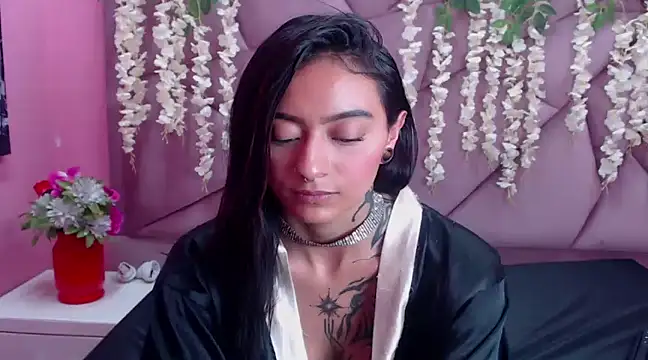 Snapshot of Miaa_Thopmson chatting on March 19, 2025, 6:12 pm Miaa Thopmson online show from March 19, 2025, 6:12 pm